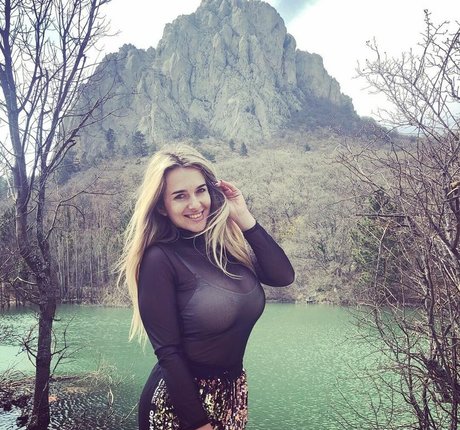 Naakte gelekte OnlyFans-foto van Oksana Mishyna