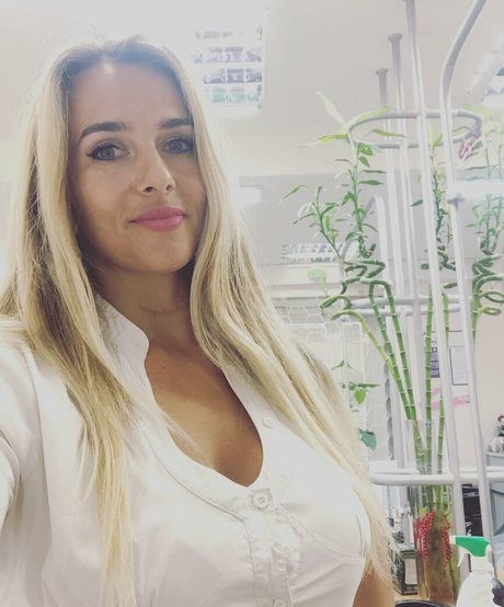 Naakte gelekte OnlyFans-foto van Oksana Mishyna