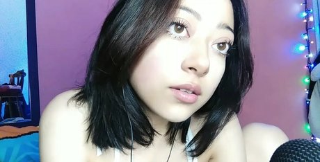 Naakte gelekte OnlyFans-foto van Whynot Asmr