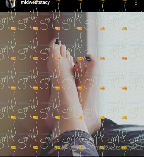 Naakte gelekte OnlyFans-foto van Midweststacyfree