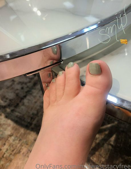 Naakte gelekte OnlyFans-foto van Midweststacyfree