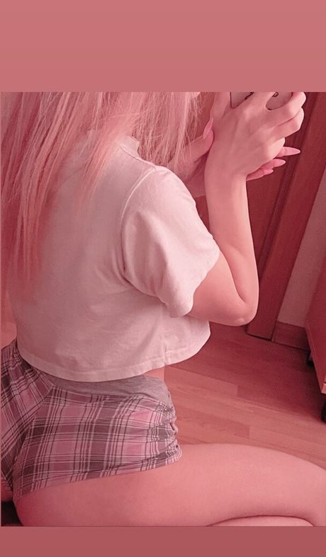 Naakte gelekte OnlyFans-foto van Sadbabyvikki