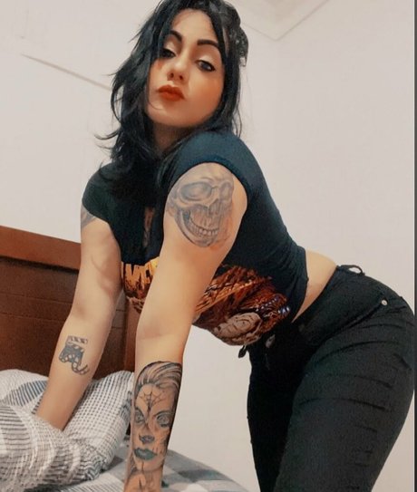 Naakte gelekte OnlyFans-foto van Deborah Milano