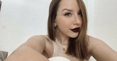 Naakte gelekte OnlyFans-foto van Jackiembutler