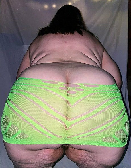 Naakte gelekte OnlyFans-foto van Sexybbwlily