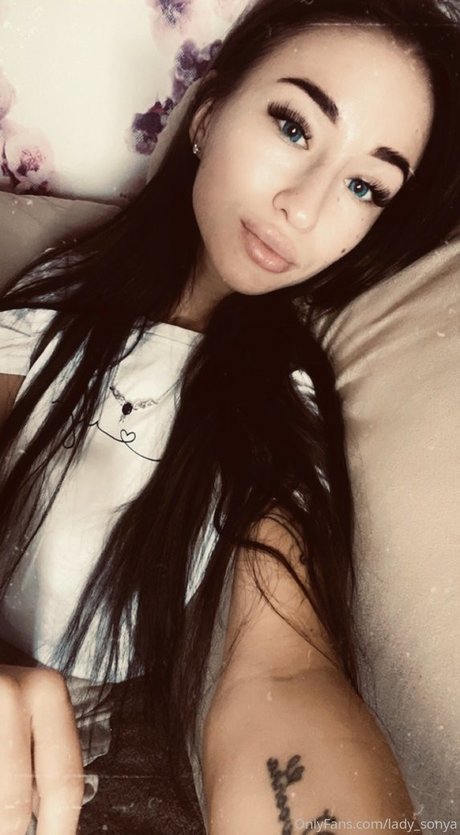 Naakte gelekte OnlyFans-foto van Ladysonya