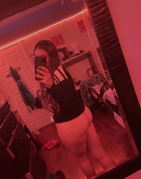 Naakte gelekte OnlyFans-foto van Kaylabelofski