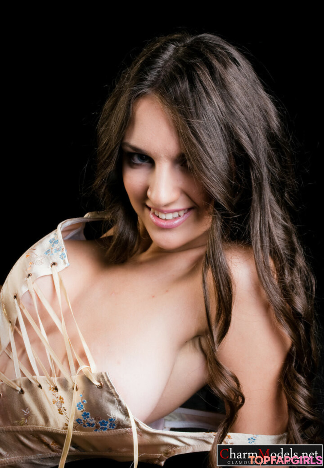 Naakte gelekte OnlyFans-foto van Charmmodels #1249