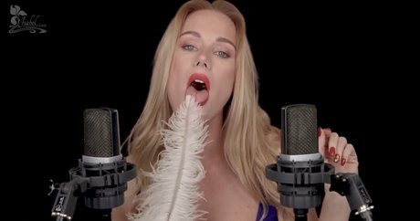 Naakte gelekte OnlyFans-foto van Isabel Imagination Asmr