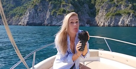 Naakte gelekte OnlyFans-foto van Isabel Imagination Asmr