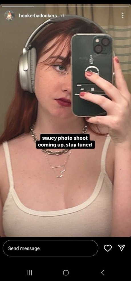 Naakte gelekte OnlyFans-foto van Katiebuggyboo