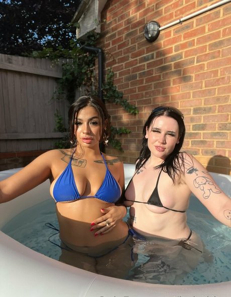 Naakte gelekte OnlyFans-foto van Babybloo