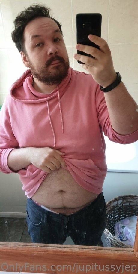 Naakte gelekte OnlyFans-foto van Jupitussyjep