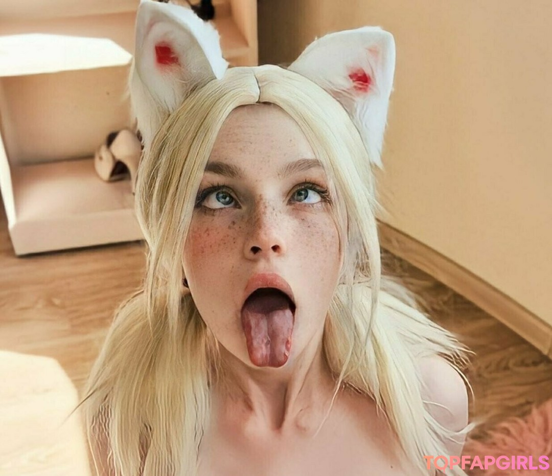 Naakte gelekte OnlyFans-foto van Kylienextdoor69 #1042