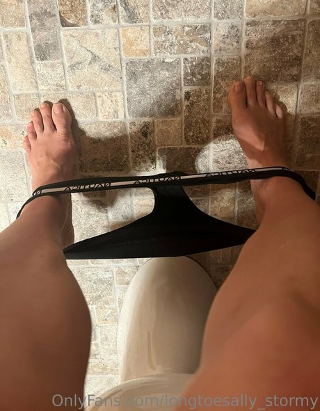 Naakte gelekte OnlyFans-foto van Longtoesallystormy