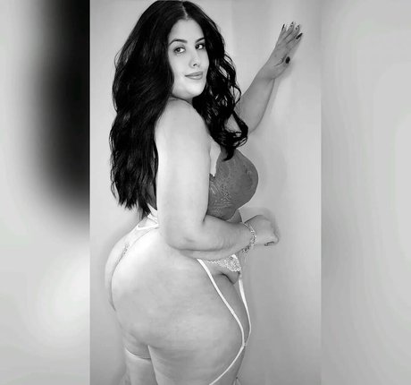 Naakte gelekte OnlyFans-foto van Bianca Novaes