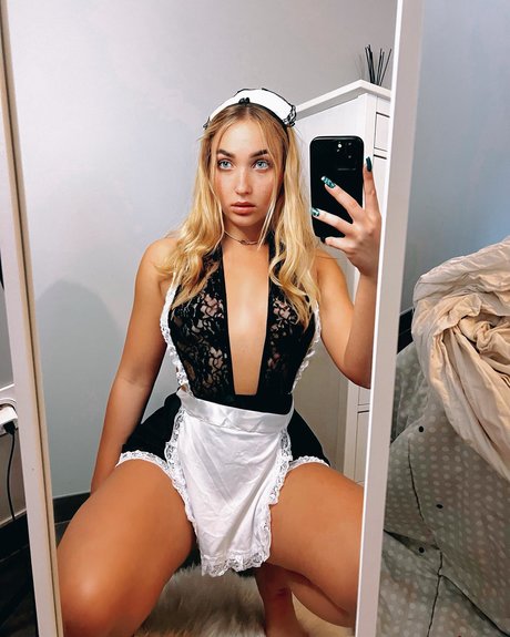 Naakte gelekte OnlyFans-foto van Chloe Chevalier