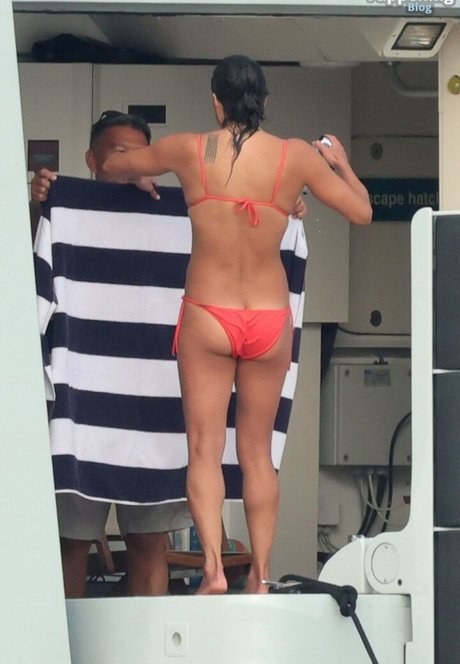 Naakte gelekte OnlyFans-foto van Buttcracks