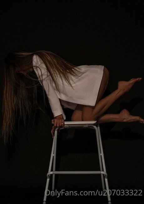 Naakte gelekte OnlyFans-foto van Dirtyelsa