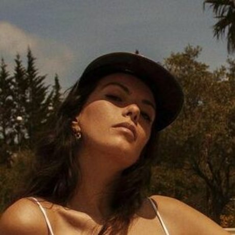 Naakte gelekte OnlyFans-foto van Caroline Podlewski