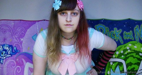 Naakte gelekte OnlyFans-foto van Babyzeldafantasy