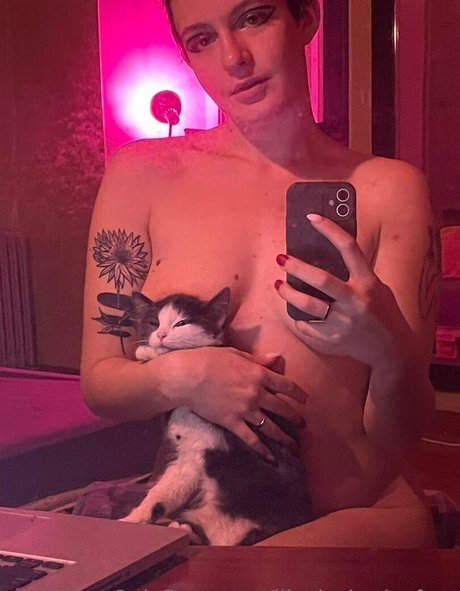 Naakte gelekte OnlyFans-foto van Illuziabytiafree