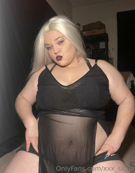Naakte gelekte OnlyFans-foto van Onlyskyyla