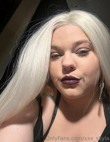 Naakte gelekte OnlyFans-foto van Onlyskyyla
