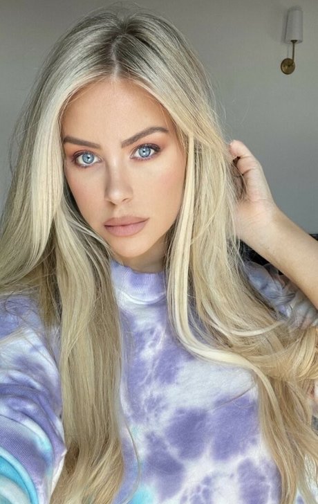 Naakte gelekte OnlyFans-foto van Tiffany Stanley