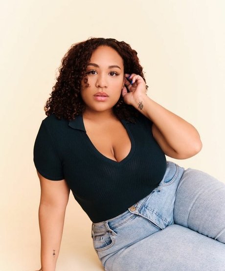 Naakte gelekte OnlyFans-foto van Kathrynn Marie