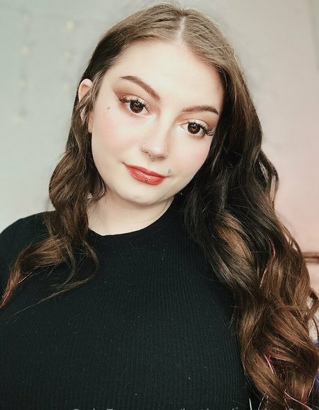 Naakte gelekte OnlyFans-foto van Katherinepinefree