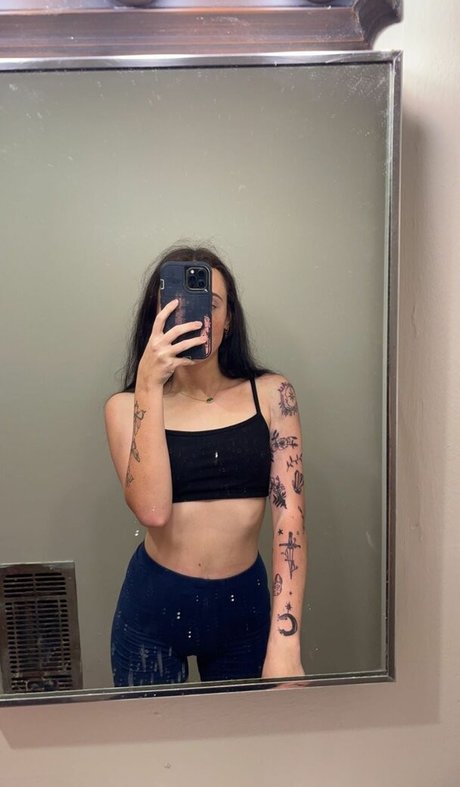Naakte gelekte OnlyFans-foto van Chloe Grace