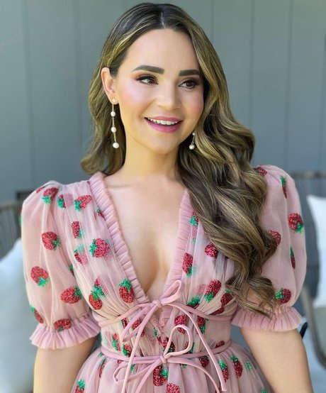 Naakte gelekte OnlyFans-foto van Rosanna Pansino
