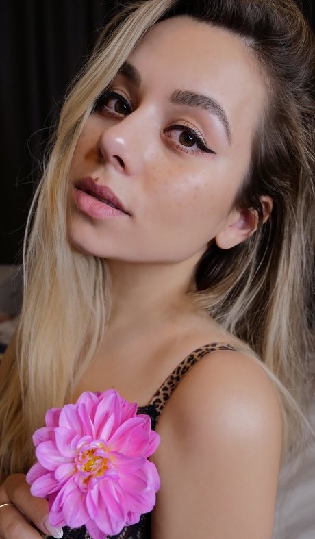 HoneyGirl