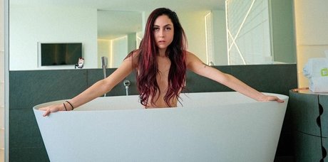Naakte gelekte OnlyFans-foto van Maren Altman