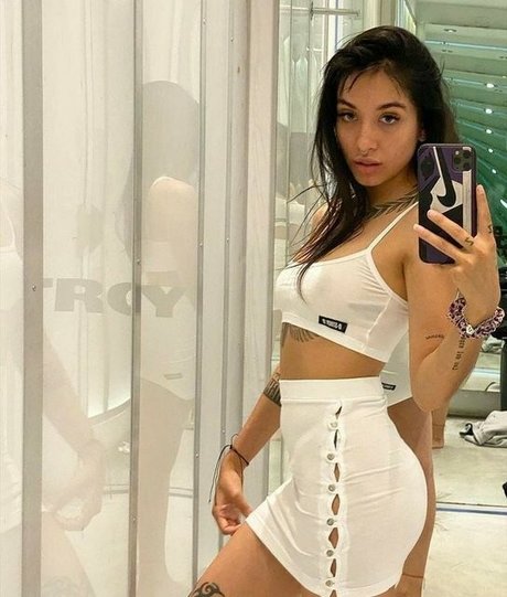 Naakte gelekte OnlyFans-foto van Maria Becerra