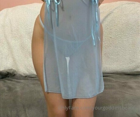 Naakte gelekte OnlyFans-foto van Yourgoddessbeauty