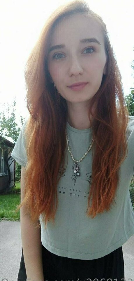 Naakte gelekte OnlyFans-foto van Moniiikaaaa