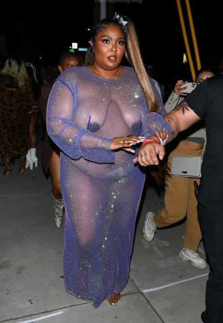 Naakte gelekte OnlyFans-foto van Lizzo