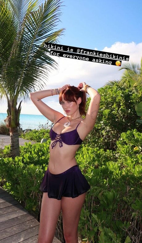 Naakte gelekte OnlyFans-foto van Olivia Obrien