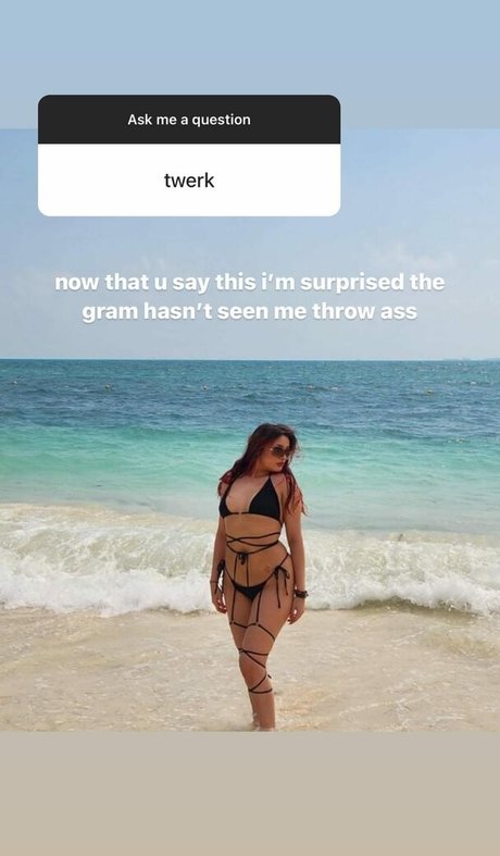 Naakte gelekte OnlyFans-foto van Chxrrychick