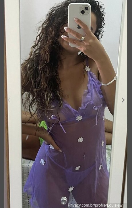 Naakte gelekte OnlyFans-foto van Louisiew