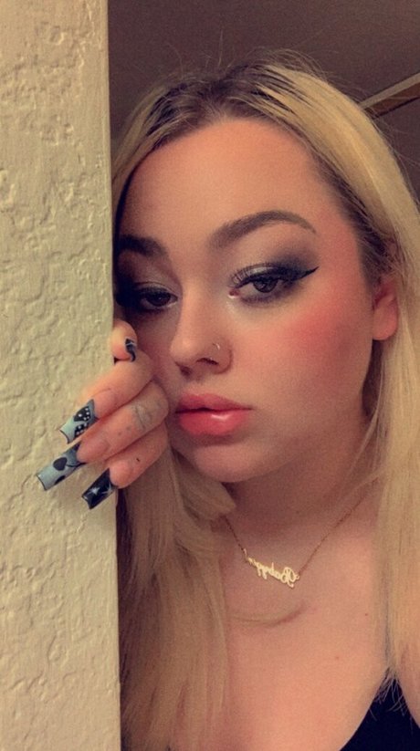 Naakte gelekte OnlyFans-foto van Haileyrae20