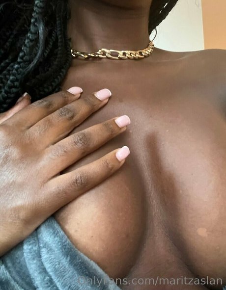 Naakte gelekte OnlyFans-foto van Maritzaslan