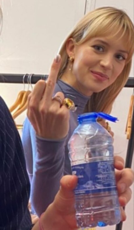 Naakte gelekte OnlyFans-foto van Angele Van Laeken