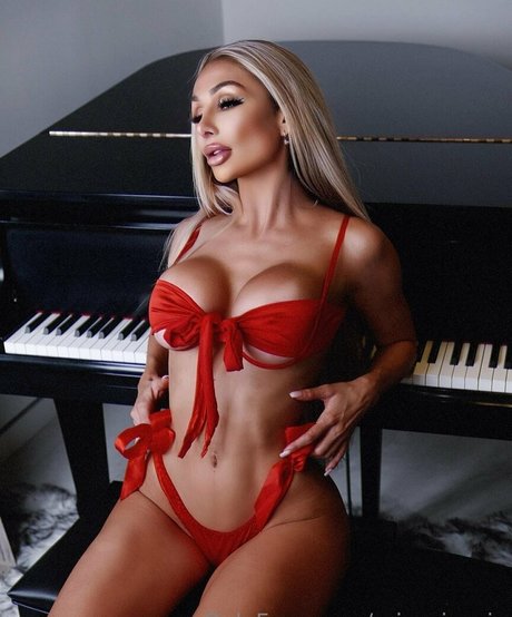 Naakte gelekte OnlyFans-foto van Missnicusia