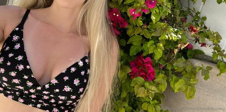 Naakte gelekte OnlyFans-foto van Missblondebunny