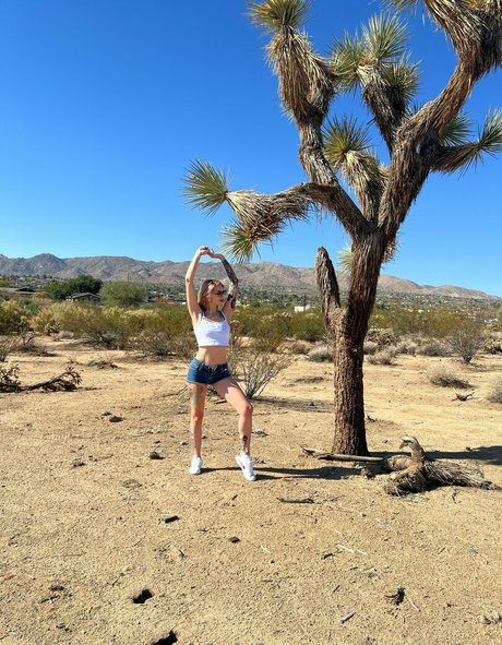 Naakte gelekte OnlyFans-foto van Kayleefree