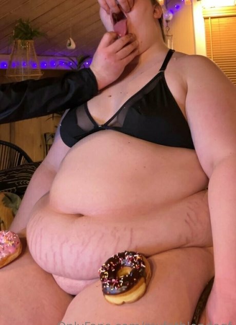 Naakte gelekte OnlyFans-foto van Myfatblondegf