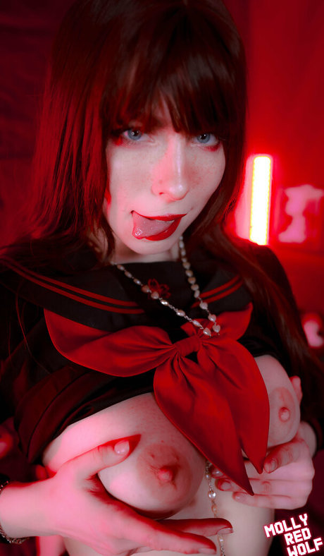 MollyRedWolf